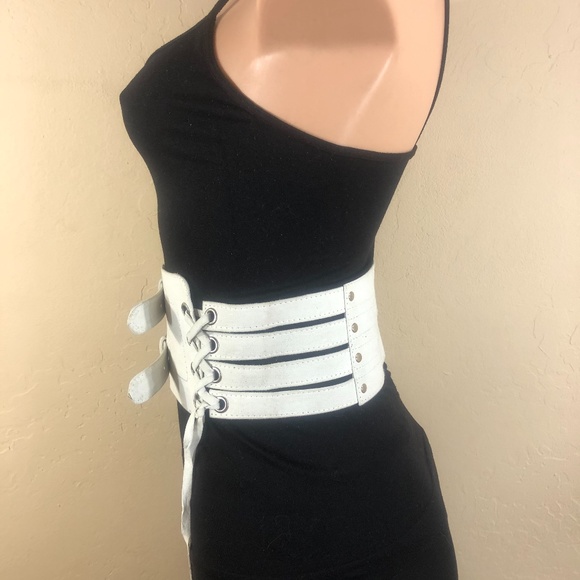 Artisan Corset Belt in White Suede Leather - Handmade in Indonesia main image 13